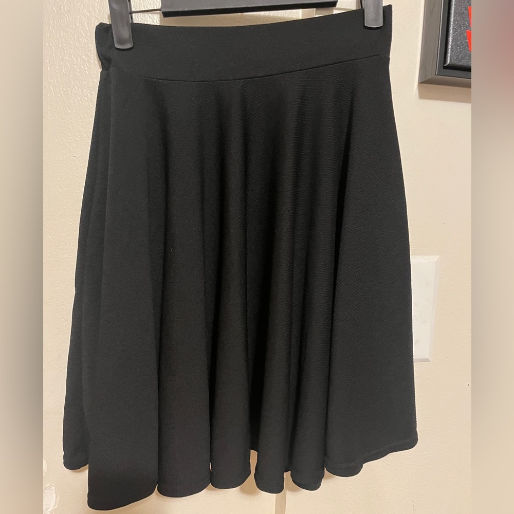 skater skirt in black size S. very flowy